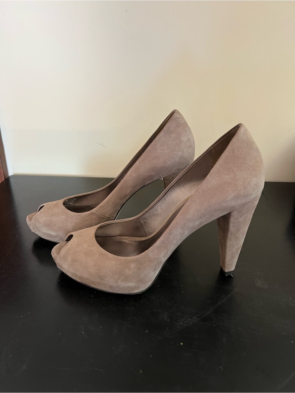 Banana Republic Val Grey Taupe Suede Peep Toe Pumps Size 8.5